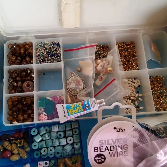 Large Mixed Jewerly Making Lot. - Picture 6 of 8